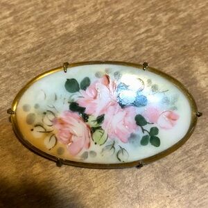 Antique Victorian Porcelain & Brass Hand Painted Brooch! 🌹🌸💐